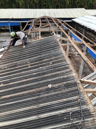 Project Achievement 13-Chicken Coop Renovation-Use Strong House Double Layer Hollow PVC Heat Insulation Roofing Panel
